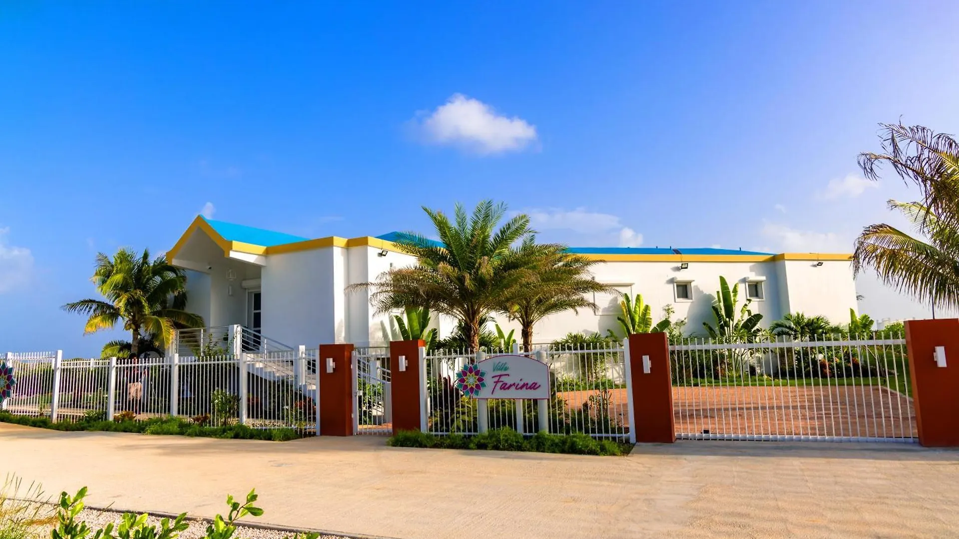 Lovely 4-Bed Villa In Anguilla Long Path
